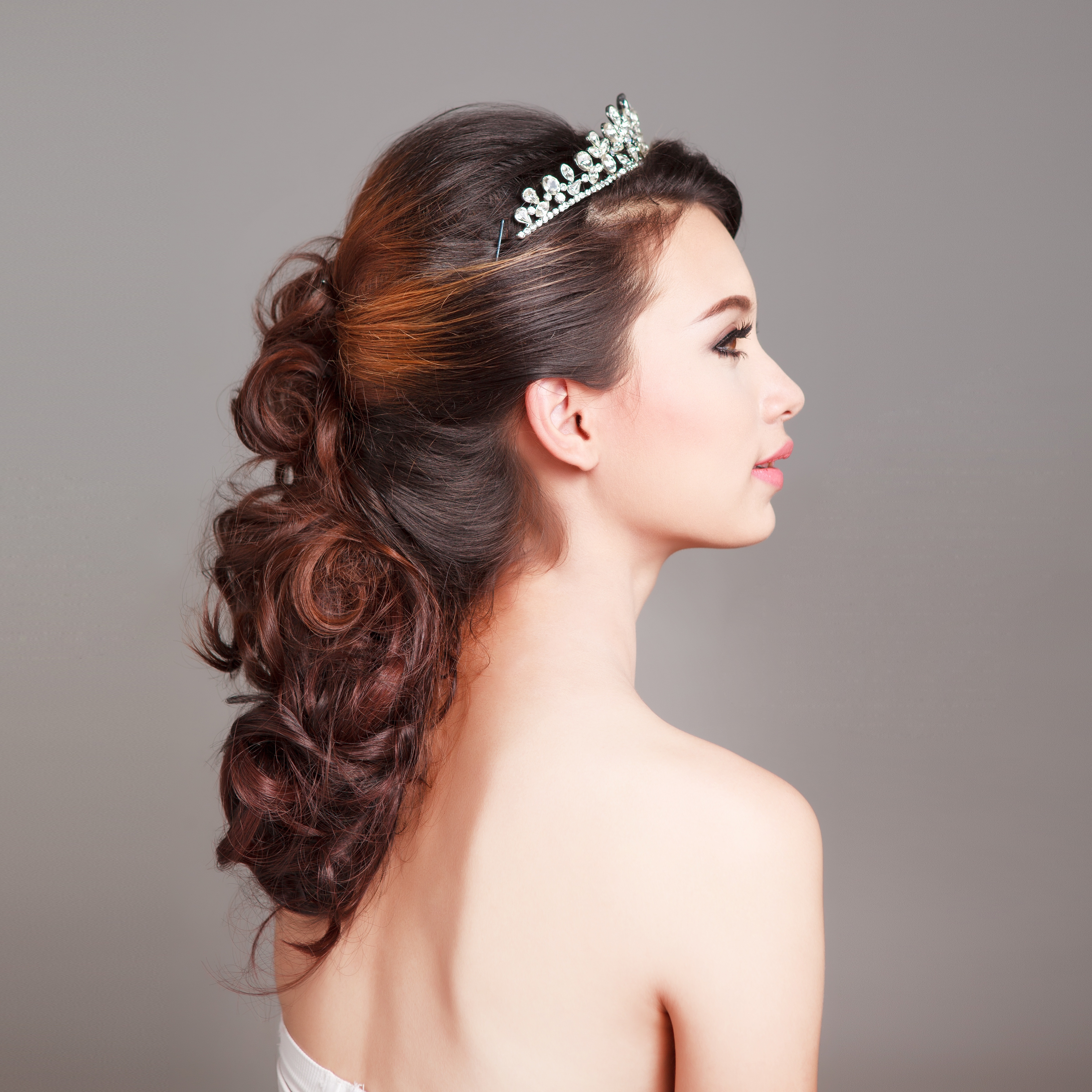 21381885 – bridal make up and hair style in studio shot